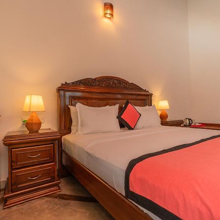 Hotel The Calm Of8 Unawatuna Esterno foto