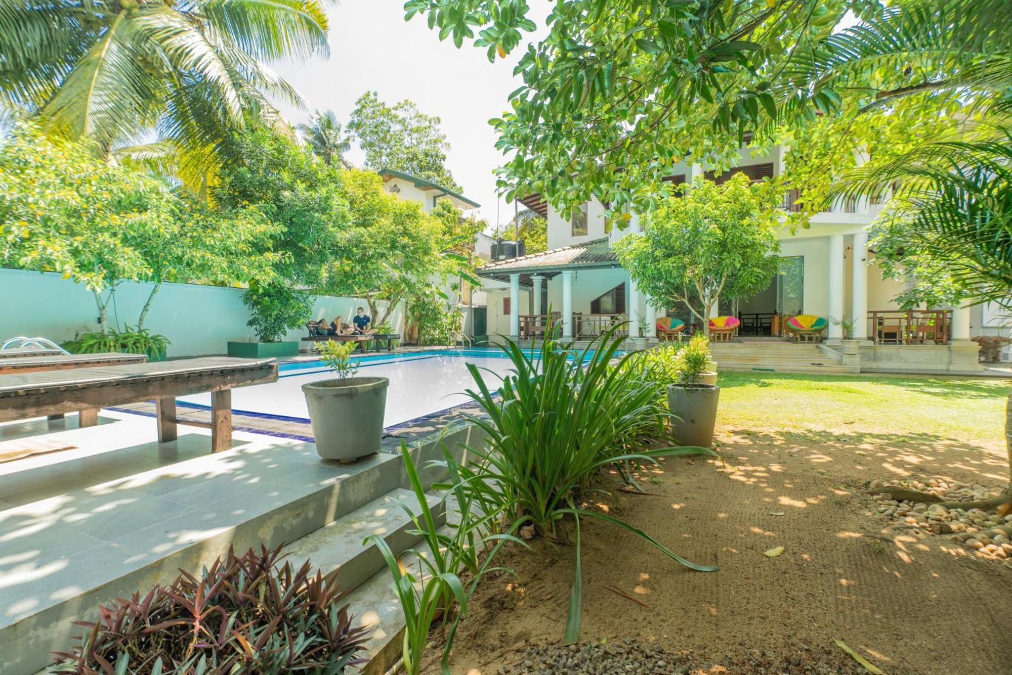 Hotel The Calm Of8 Unawatuna Esterno foto