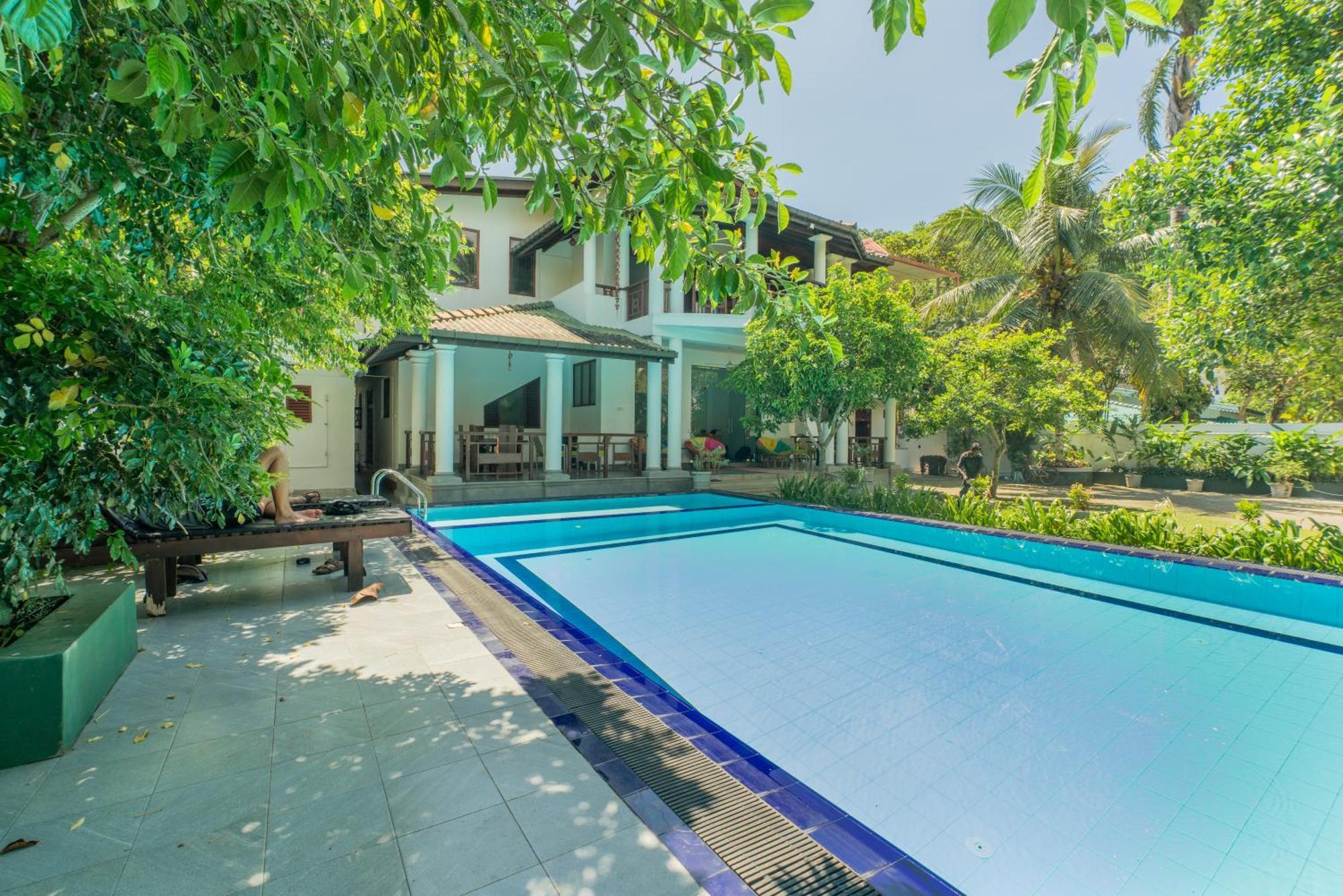 Hotel The Calm Of8 Unawatuna Esterno foto
