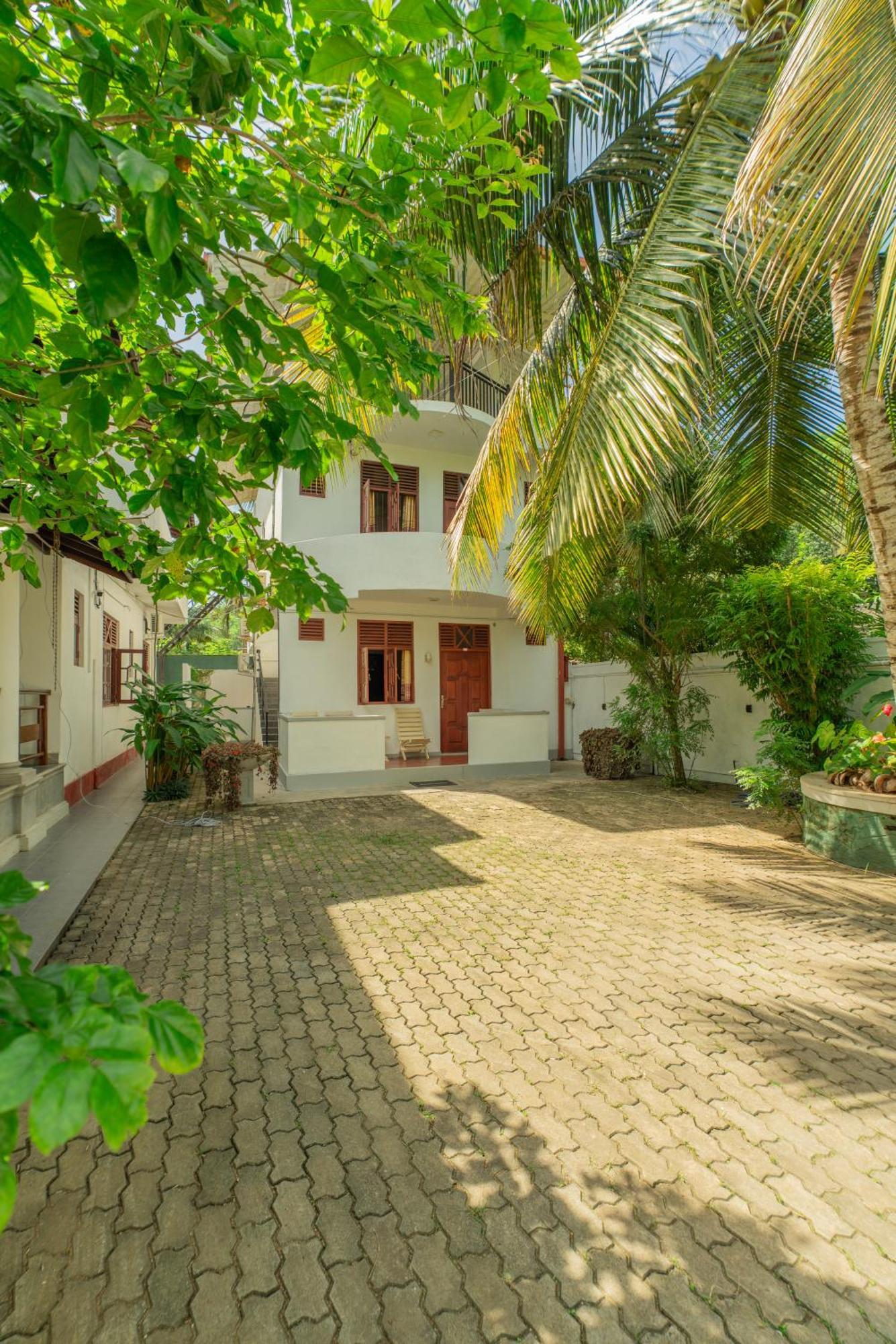 Hotel The Calm Of8 Unawatuna Esterno foto