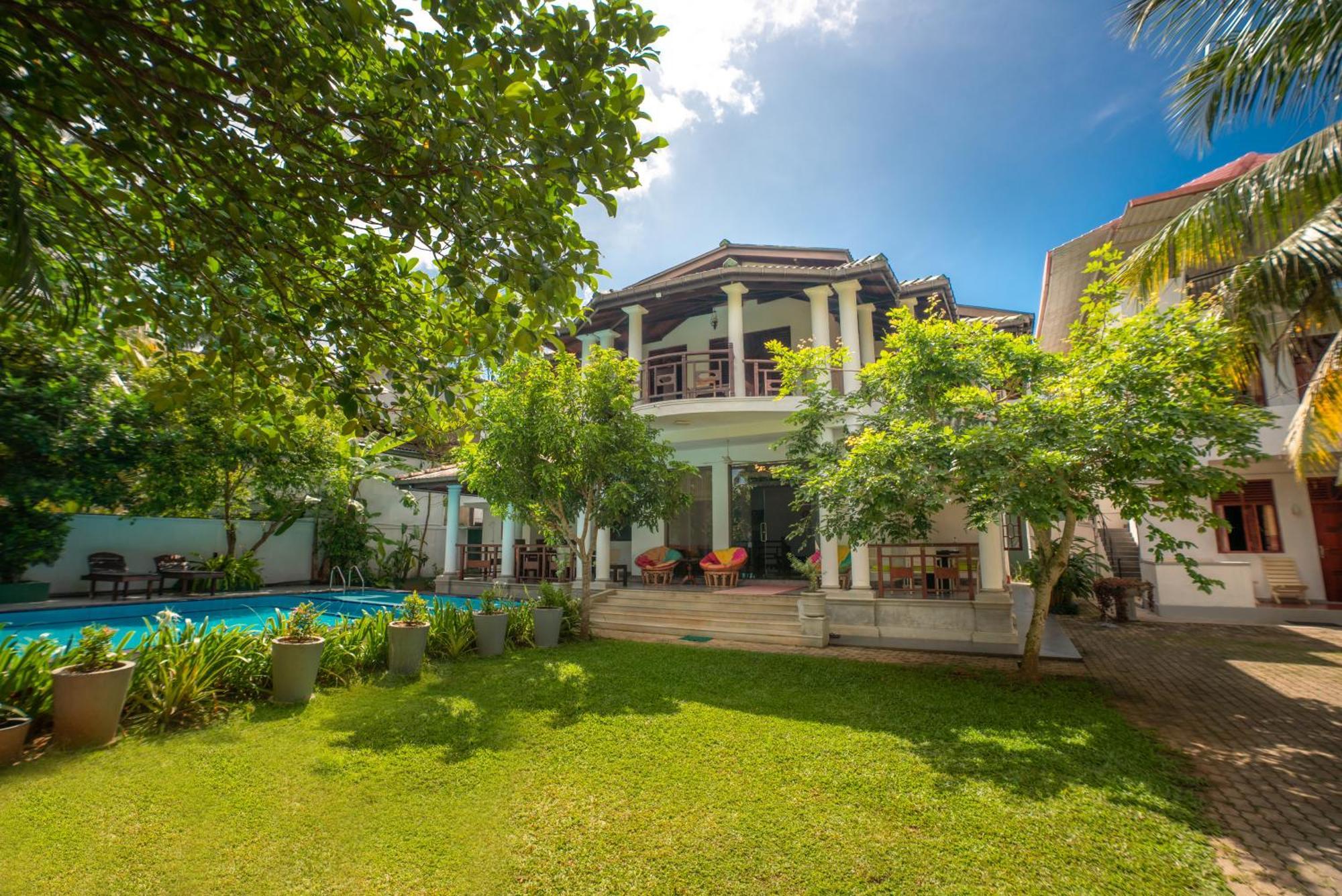 Hotel The Calm Of8 Unawatuna Esterno foto