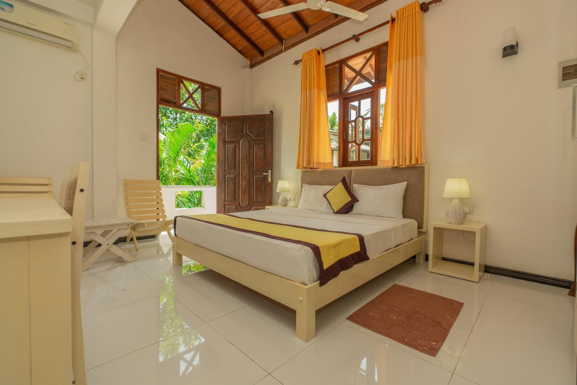 Hotel The Calm Of8 Unawatuna Esterno foto