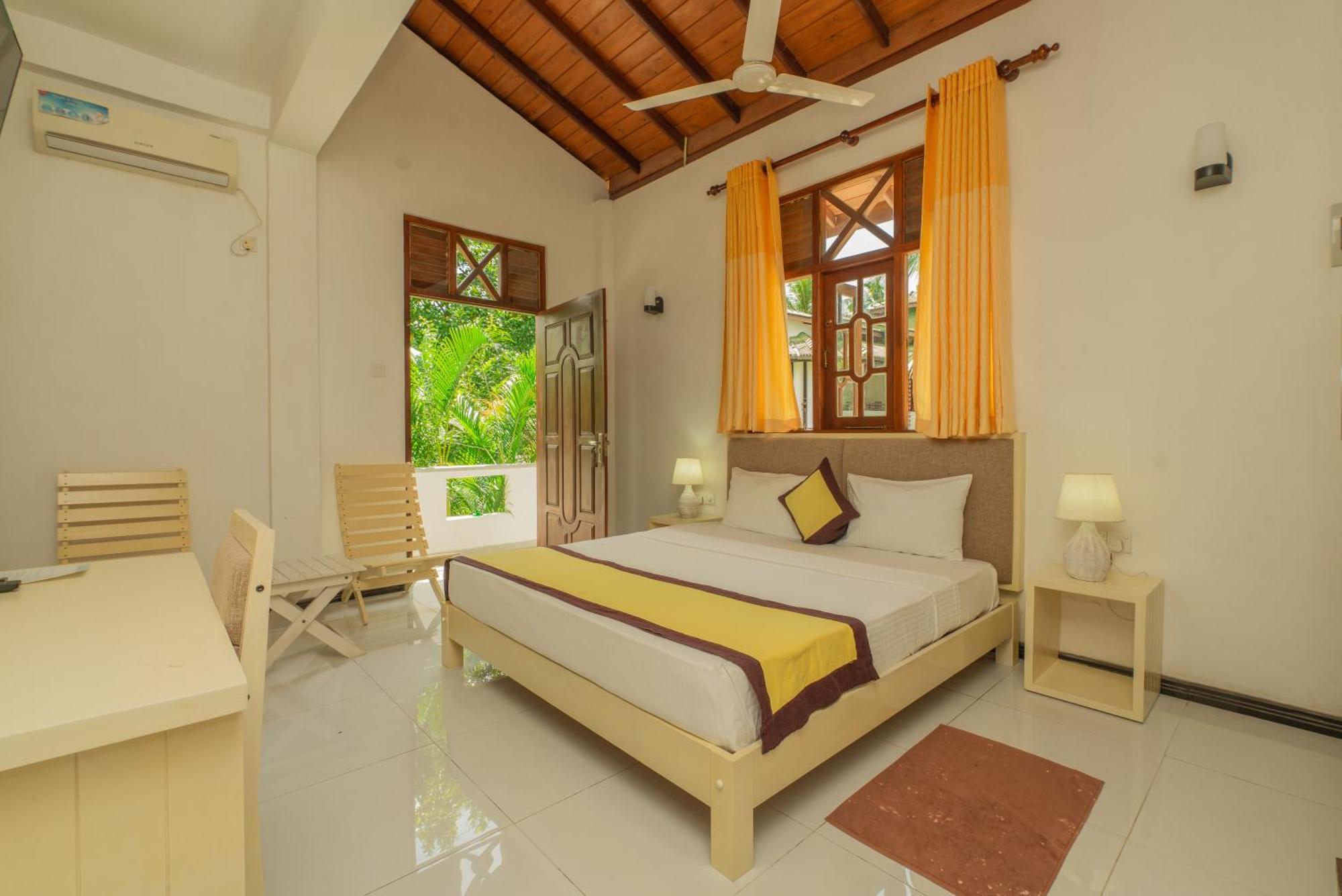 Hotel The Calm Of8 Unawatuna Esterno foto
