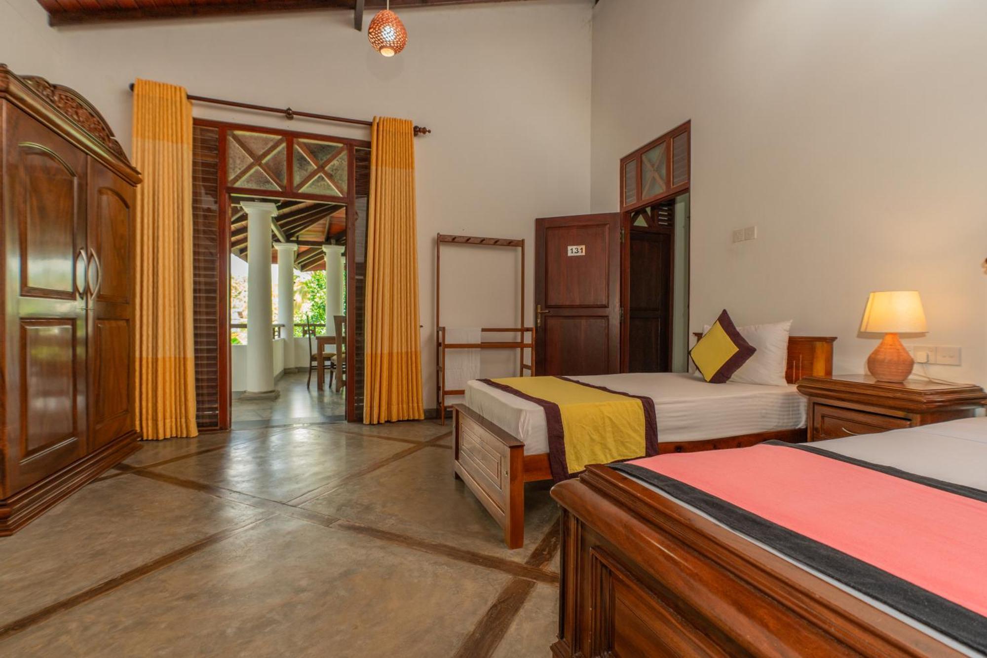 Hotel The Calm Of8 Unawatuna Esterno foto